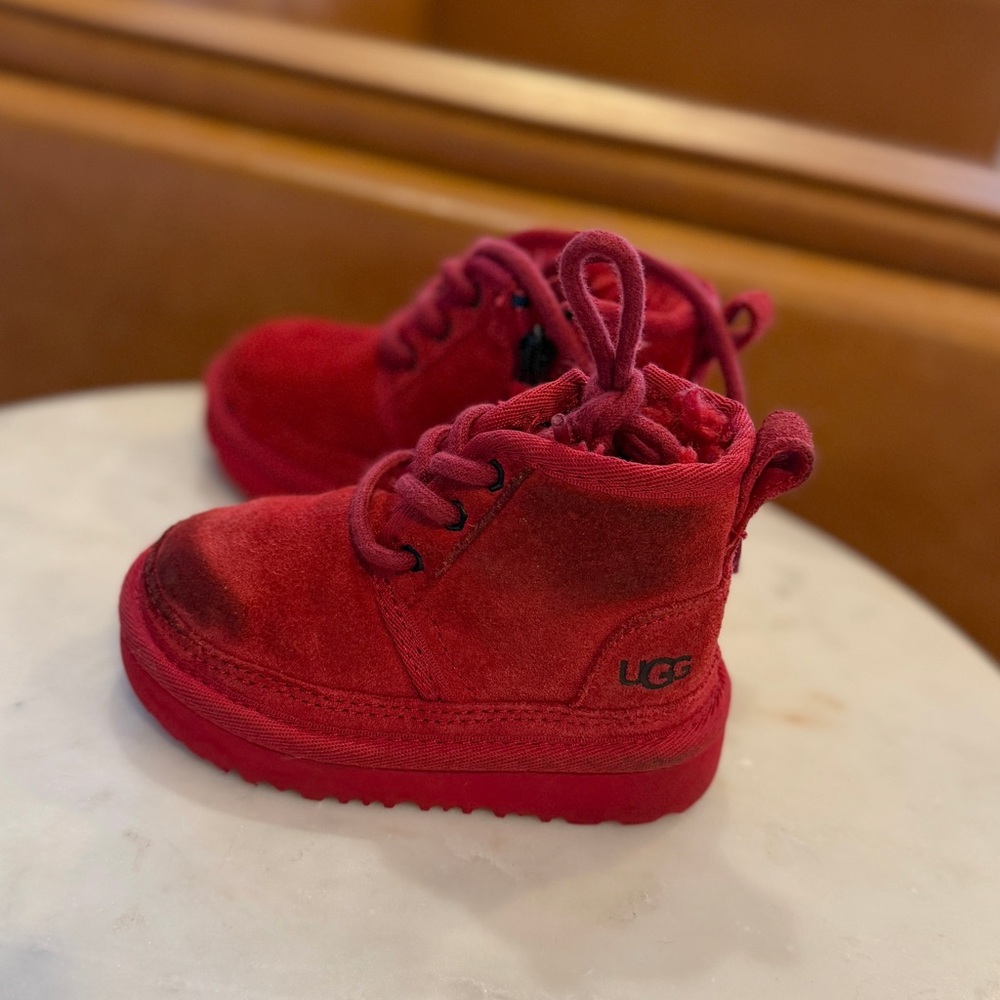 7 UGG Neumal Boots Red Toddler
